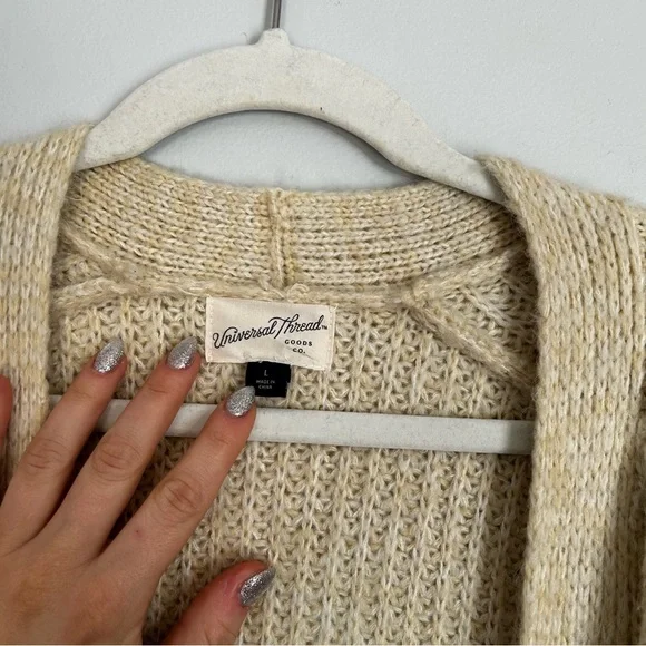 Universal Thread Cream Knit Cardigan size large winter trending oversized - Picture 2 of 10